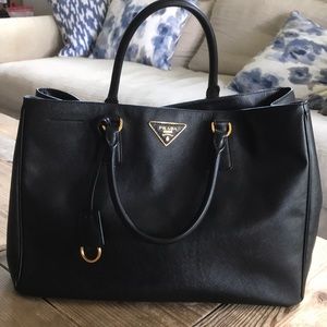 Prada Executive Tote Saffiano Lux Black